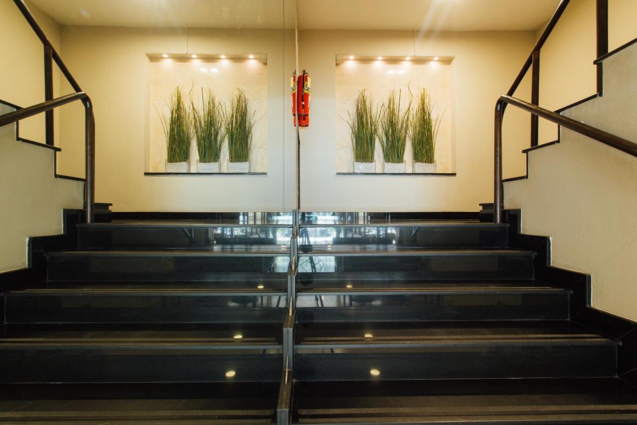 Seasons Siam Hotel Banguecoque Exterior foto